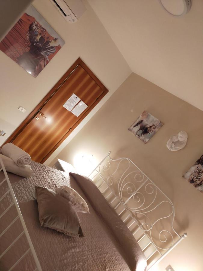 Porto SantʼElpidio Affittacamere Lo Scoiattolo Di Mannocchi Lorella מראה חיצוני תמונה